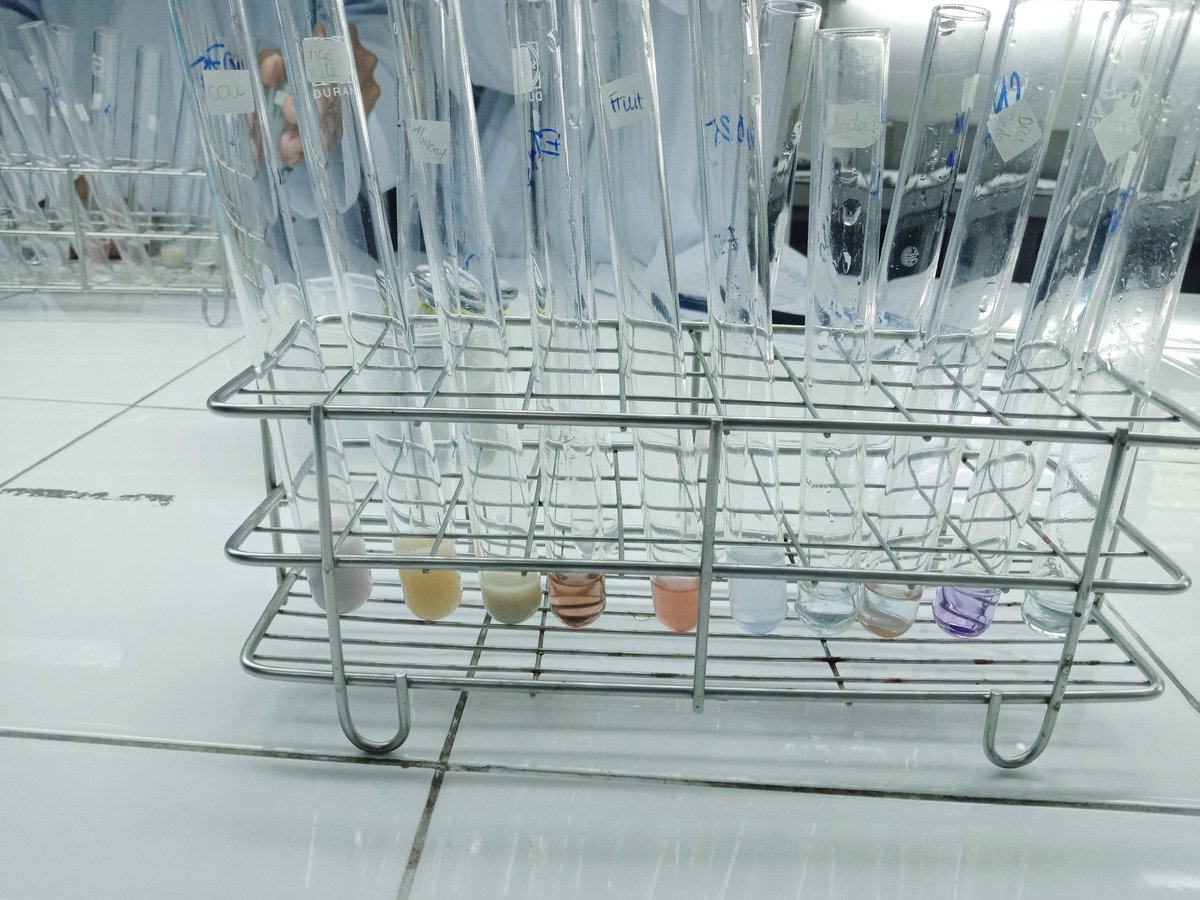 Sirimiri_V's tweet photo. Finally it's over. No more reports yayyyyyy (~‾▿‾)~
#biurettest
#esp1k18 https://t.co/16JZJTOx5Y