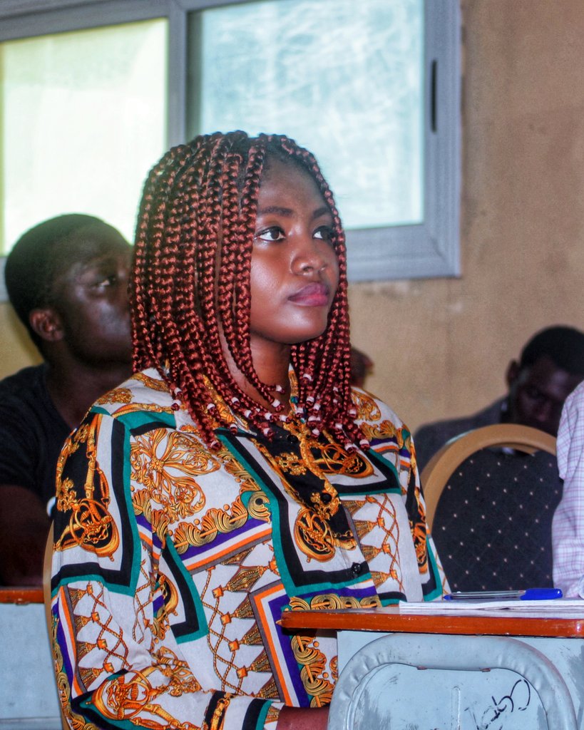 YoungleadersTo2's tweet photo. .ÉMERGENCE FEMININE : UNE JALOUSIE INUTILE ET MALSAINE

Nous l'avons tous constaté. Même si très peu de personnes y ont consacré des études pour expliquer le phénomène, celui de se jalouser, ou de se livrer à une compétition malsaine entre nous femmes..👉https://t.co/iopxX4wAlk https://t.co/AOl0MBAr8g
