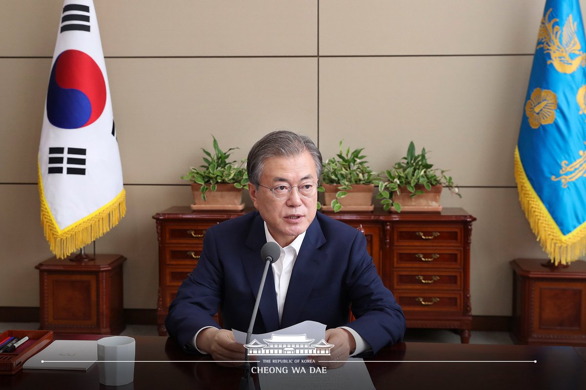 moonriver365's tweet image. 이번 일본의 수출제한 조치는 상호의존과 상호공생으로 반세기 간 축적해온 한일 경제협력의 틀을 깨는 것입니다. 우리가 일본 정부의 수출제한 조치를 엄중하게 바라볼 수밖에 없는 이유가 여기에 있습니다. facebook.com/moonbyun1/phot…