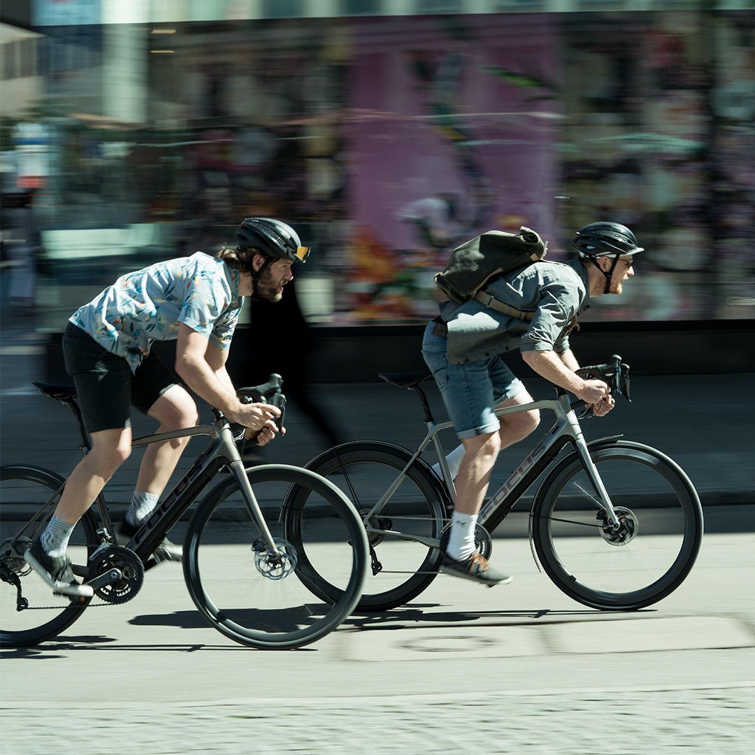 FOCUSBikes's tweet photo. COMMUTING AT A NEW LEVEL: The PARALANE² is the perfect #eroadbike for those who have to ride longer distances and prefer commuting in a sporty & stylish way. The fully integrated motor & battery pack is resistance-free above its threshold: https://t.co/CATEKhOa6Z
#focusbikes https://t.co/8D5HI7teLE