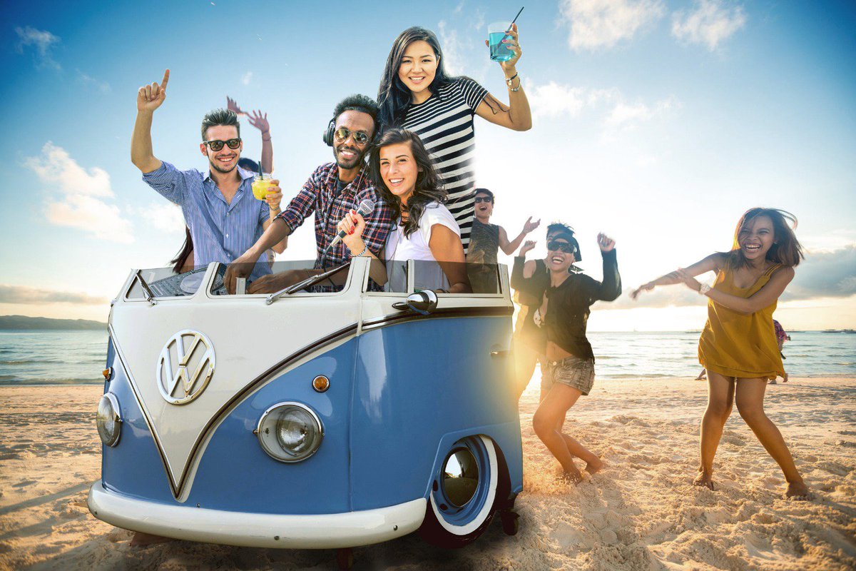 The summer is magic! met vwbusje.com DJBOOTH voor binnen en buiten