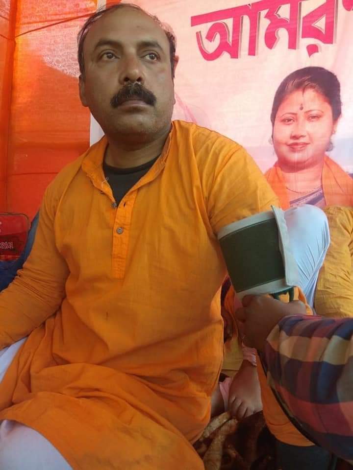 Arrindam2's tweet photo. মিথ্যা মামলায় আমডাঙার, মরিচা পঞ্চায়েতের সদস্য 1, বিপ্লব দাস, 2, কৃষ্ণা সুএধর 3, সরজিত সরকারের গ্রেফতার করার তীব্র প্রতিবাদ জানাই । ধিক্কার জানাই পশ্চিমবঙ্গের পুলিশক ও প্রাক্তন তৃণমূল এর ব্লক সভাপতি (ওরফে আমডাঙা থানার ওসি) দালাল তুষার বিশ্বাস কে। #SaveBarrackpore https://t.co/L2TpLJoIXr
