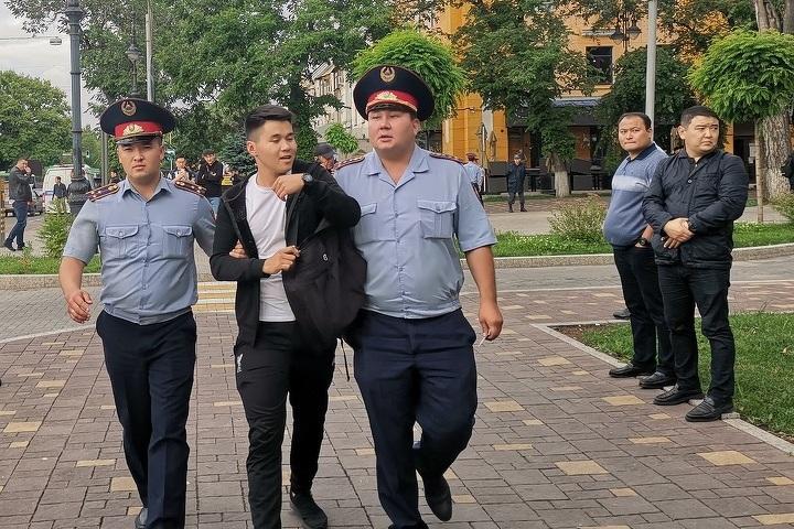 Протестная активность в Казахстане: режиссура извне или естественная реакция? forbes.kz//massmedia/pro…