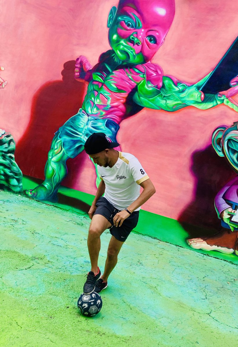 When Art meets Football. #Miami <a href="/Pelota_Academy/">Pelota Academy</a>