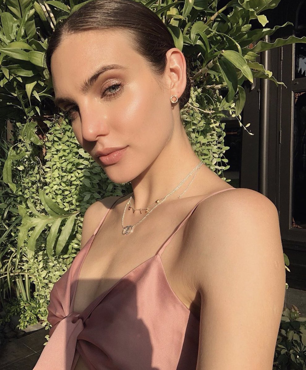 AbadersOf's tweet photo. #MacaBeso 
#BarbaraLopezTrendy 
#SantiagoAchagaTrendy 
#MauricioAbad 
#KCAMexico https://t.co/OMZTz1J5aG