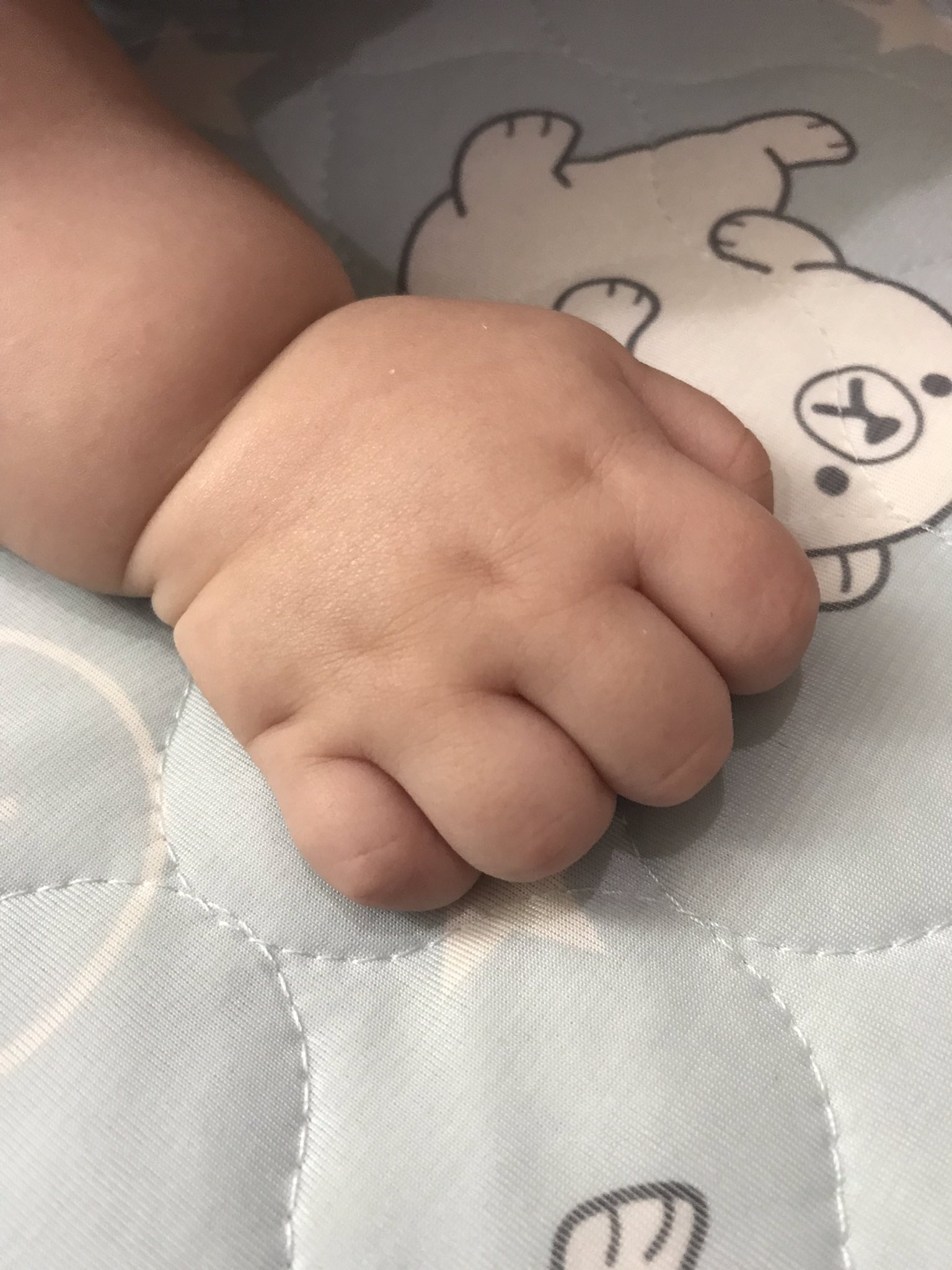 おんたま Nep連絡担当 赤ちゃん産まれて驚いたこと 産まれる前 赤ちゃんの手って クリームパンみたいだよ え クリームパン 産まれた後 赤ちゃんの手 クリームパン T Co Xkxjyrczjr Twitter