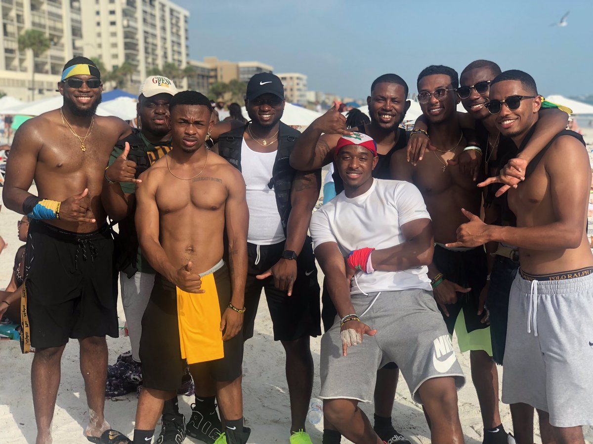 coach_eclapp's tweet photo. Nothing but love for these boys man #WYWW19 had to see 9D this weekend 😈🤙🏾 #LongLiveT3 https://t.co/5ms0EvcKm1