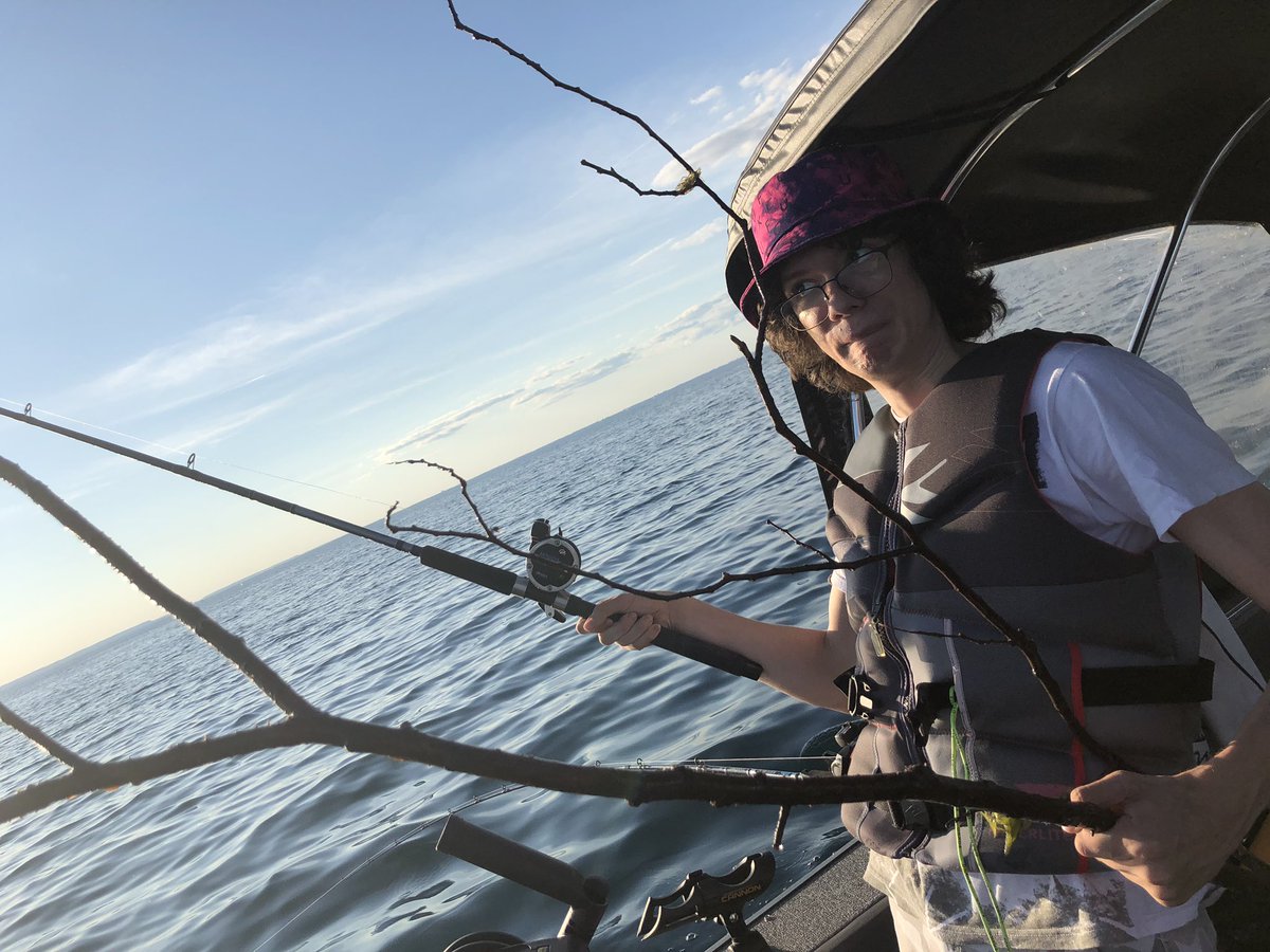 CCXITDave's tweet photo. Fun day! Chris thought the line was still on the canon ball and I guess pretty much pulled the lips off a very big fish! 🤣🤣
#lakeontario #downrigging #dipsey #okuma #legendboats #fathersonfishing #laketrout #stickerel #hummingbird #helix5 #dreamweaver #trolling #canon https://t.co/ByNnksck6s