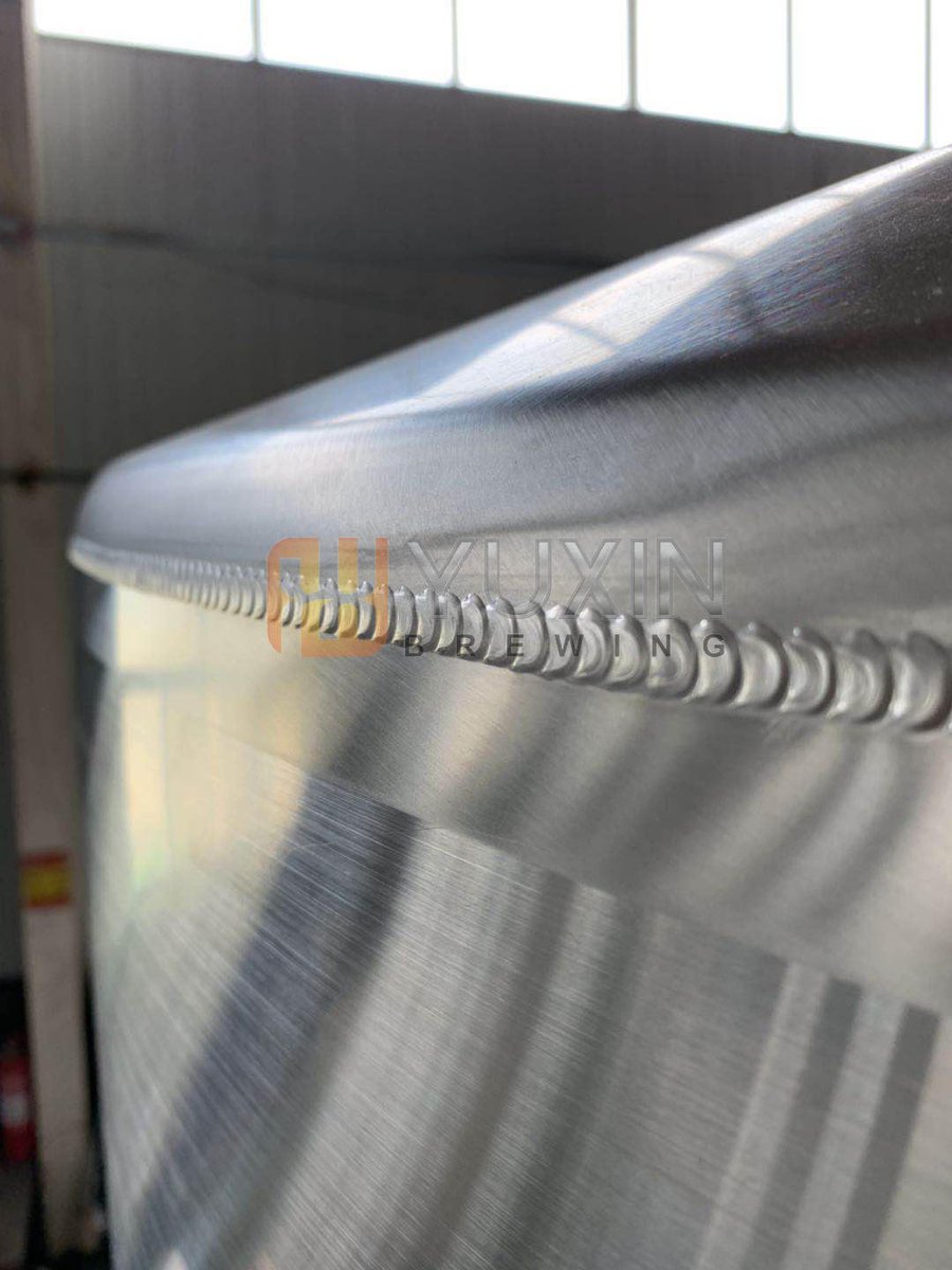 leah_yuxin's tweet photo. Production of wine tank is well under way. The welding of our tank take place with gas protection. Look at this Beautiful weld line!🤓🤓 #winetanks #winefermentation #winery #vino #établissementvinicole #fermentazionedelvino https://t.co/vCtNhfigaz