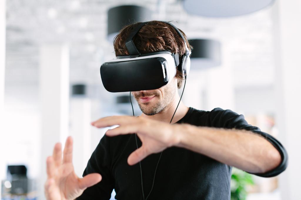 Vertiv's tweet photo. Stop by booth 2212 at #ASHEAnnual and use our #virtualreality tool to build your own custom #datacenter design. Explore configurable rack, row and #ITedge infrastructure solutions. Learn more here: https://t.co/4Gm8bBUmXF https://t.co/q1vYePNBH2