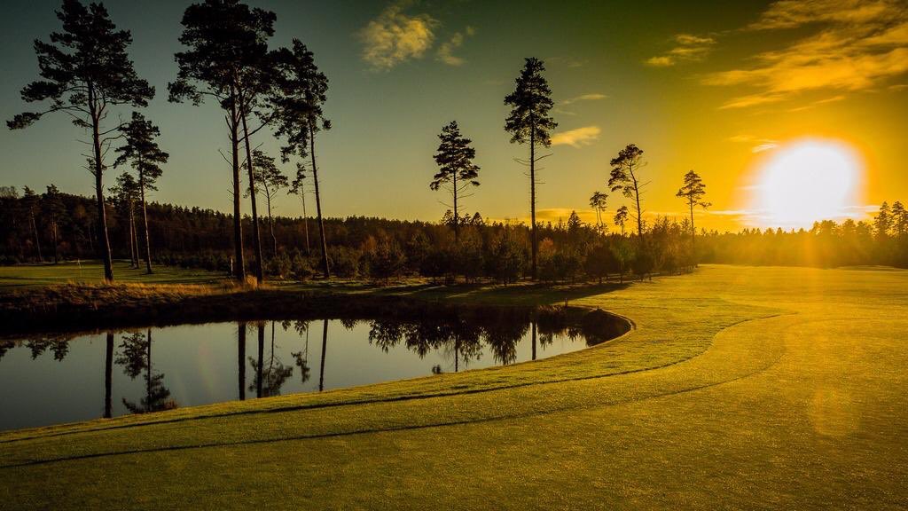 egtgolftours's tweet photo. Go on an #egtgolftour  to #Denmark 🇩🇰 🇩🇰 Silkeborg Ry Golfklub
#golf  #silkeborgGolfklub #silkeborg #golfDenmark #golfEurope #golfing #travel #travelphotography #travelblogger #nature #naturephotography #sundayfunday #sundaymorning #sport #scandinavian #scandinavia https://t.co/LHp53gzOwv