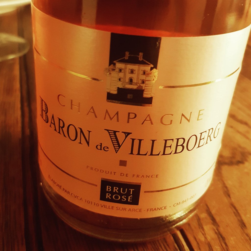 ChampersTips's tweet photo. Review: Baron De Villeboerg Rosé NV https://t.co/fUa66blAPF https://t.co/95tpJZ6INK