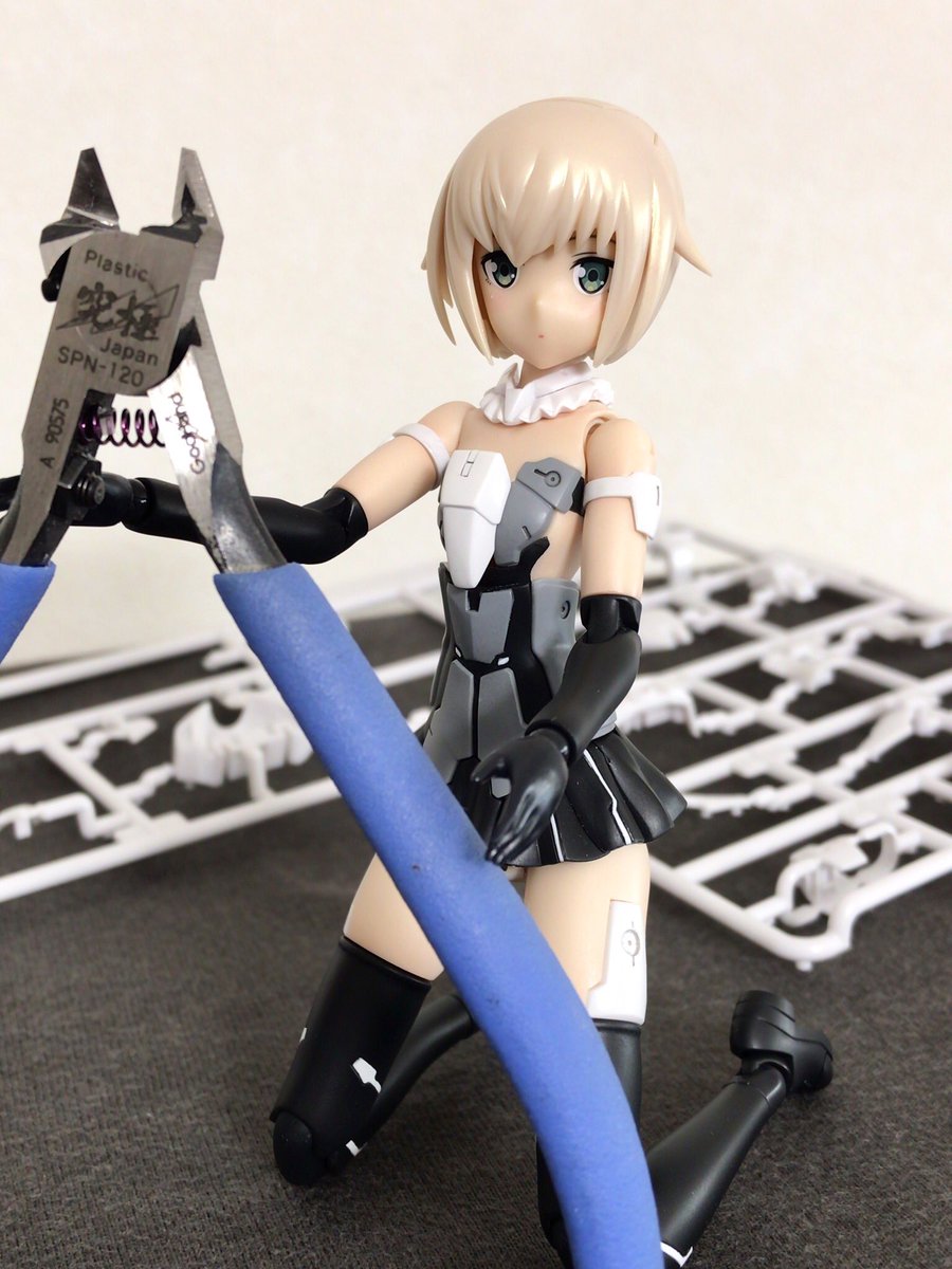 フレームアームズガール轟雷改白 バーゼラルド スティレット 素体完成 ...