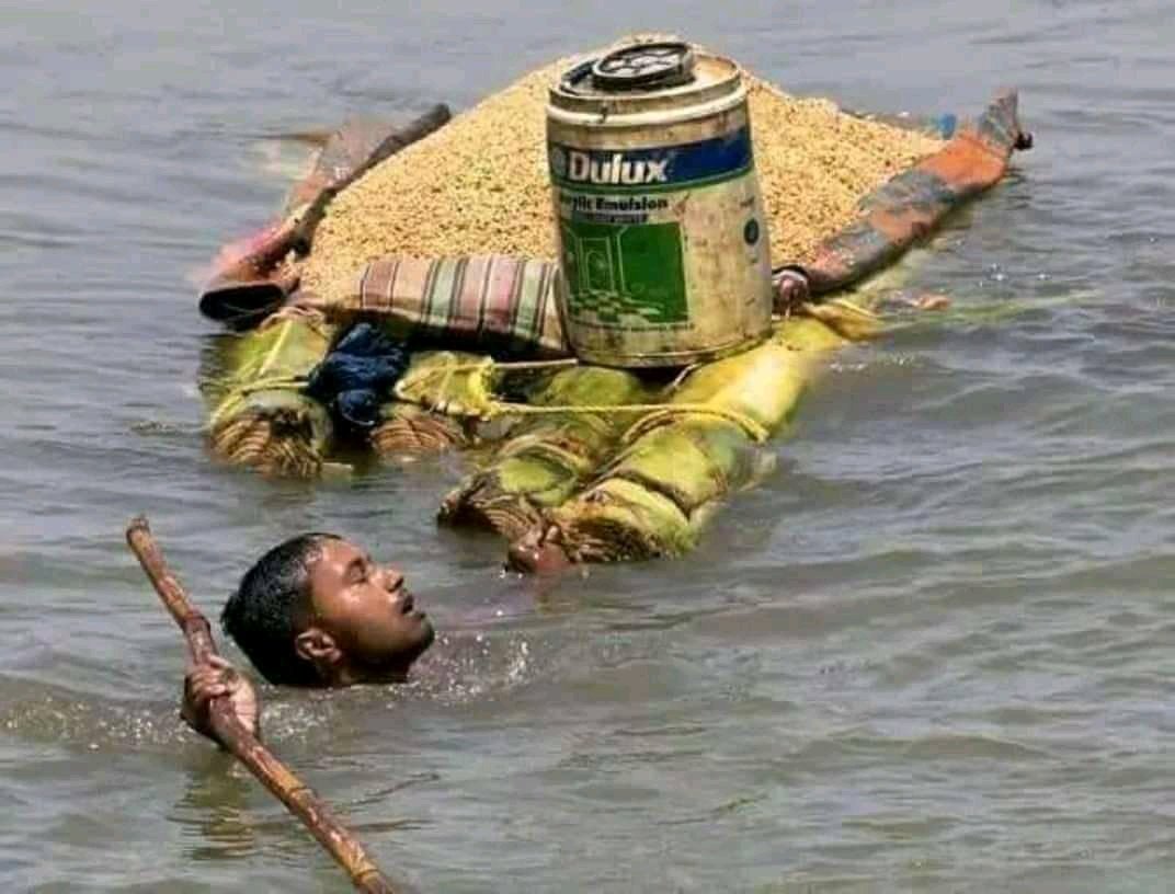 KashyapPatgiri's tweet photo. 21 district,more than 14 lakh people have been effected,20000 people are living in relief camp. No central funds, No National Media, bcoz this is not Bihar or Kerala. But this is Assam.

#PrayForAssam....We are not isolated from India...Plzz help us🙏🙏...we need help😫😫😫😩 https://t.co/nPuJiXbCFI