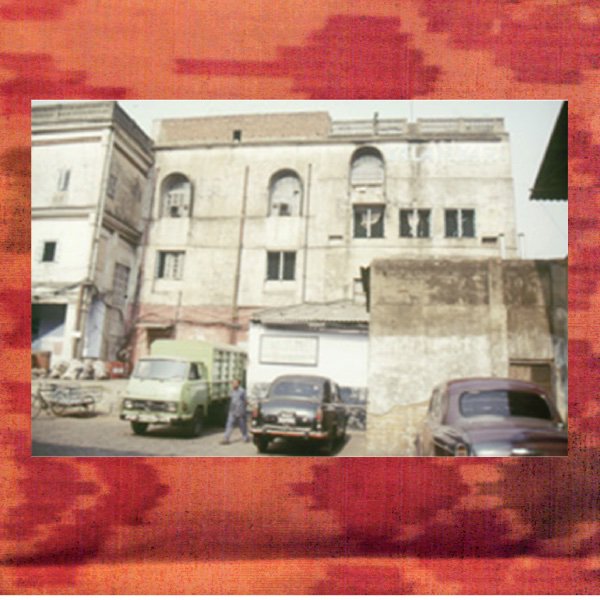 RituKumarHQ's tweet photo. Over 50 years ago, the legacy of Ritu Kumar commenced. Our very first factory was set up in Calcutta in 1969. 
#RituKumar #Calcutta https://t.co/rtT4kf9X5n