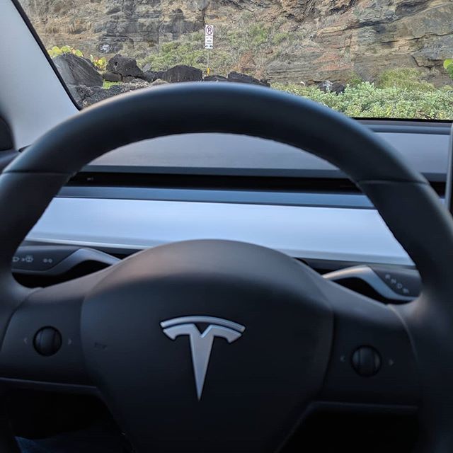 RoboFarnsworth's tweet photo. Test drove a Model 3, now I have to buy one 😎 https://t.co/ISbroWRa4p https://t.co/AEOwWOHVPw