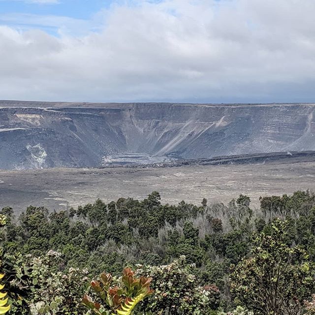 RoboFarnsworth's tweet photo. Island hopped to the Big Island a few weeks ago and saw the new creator at Kilauea after last year's event. https://t.co/LJj7tgHfIT https://t.co/ENeRSx63Jo