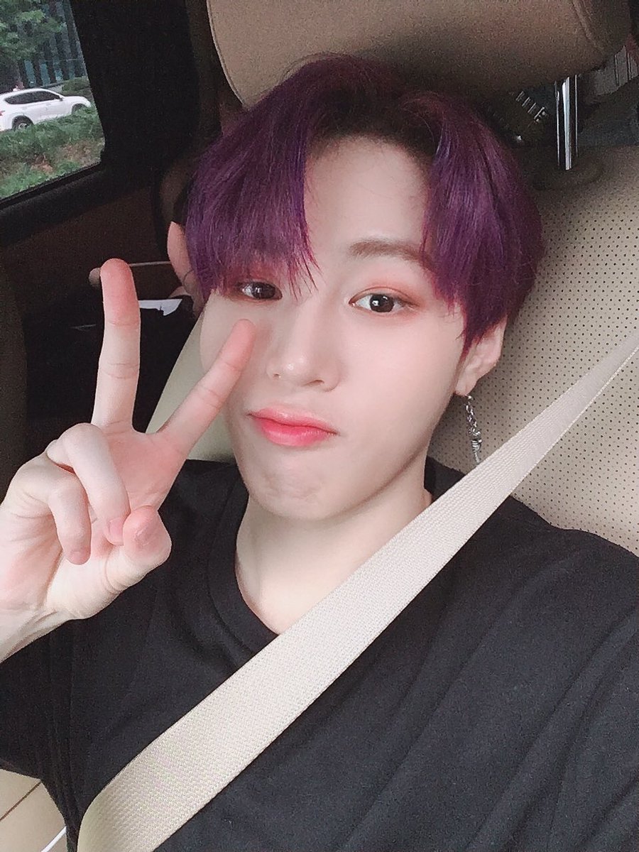 gooreumseng's tweet photo. 하늘~나의 셀카를 받아랏~~#하성운 https://t.co/jH1UU9nPUp
