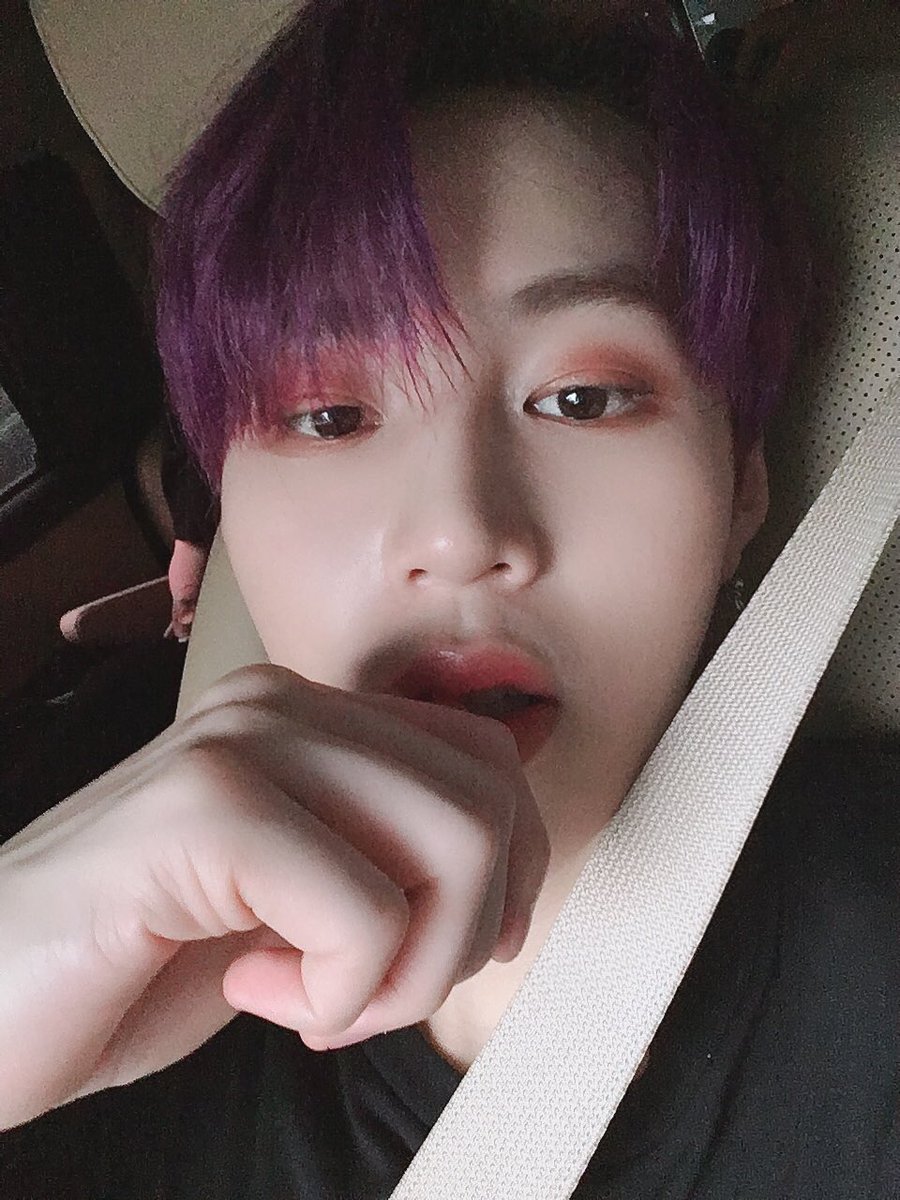 gooreumseng's tweet photo. 하늘~나의 셀카를 받아랏~~#하성운 https://t.co/jH1UU9nPUp