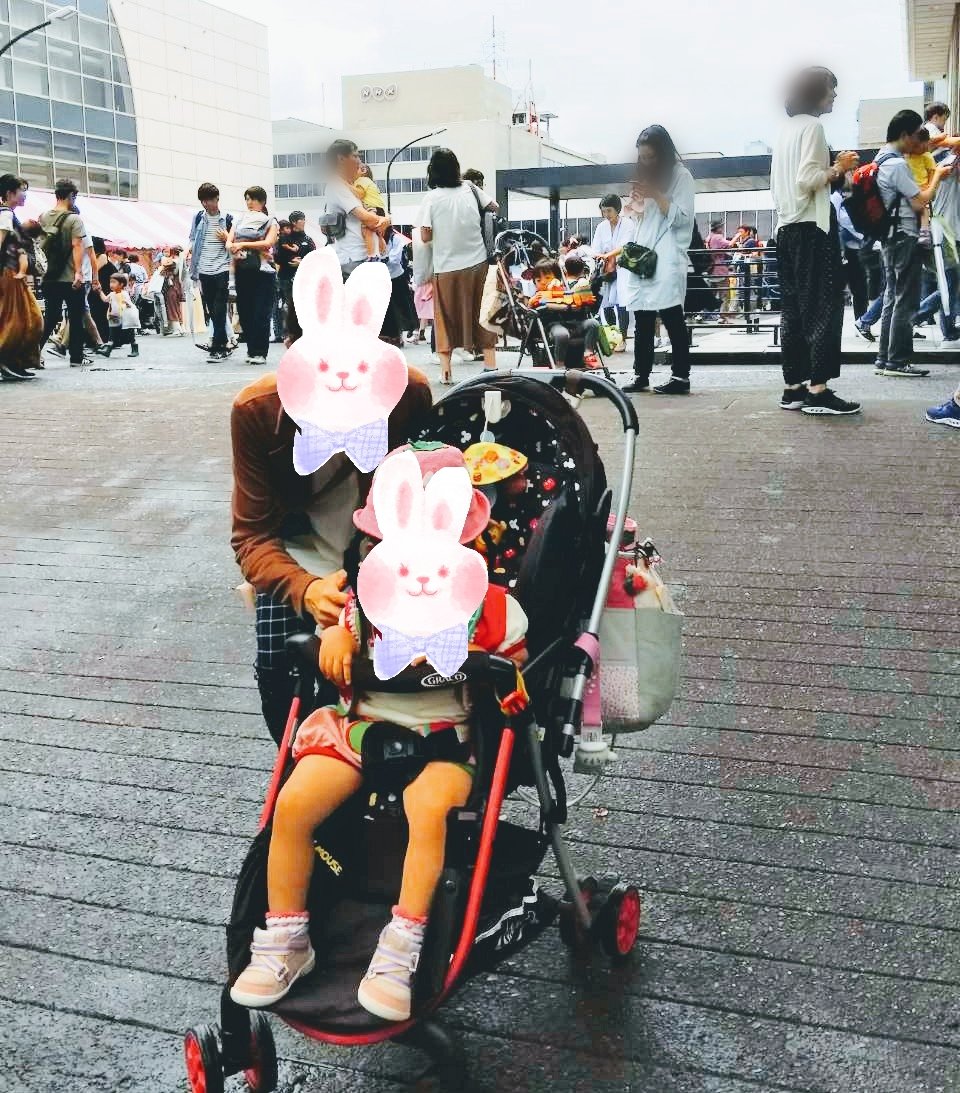 Echtheit06's tweet image. ワンダーランドを見るためNHKホールまで行ってきました。わんわんにぎゅっとしてもらえました😂✨