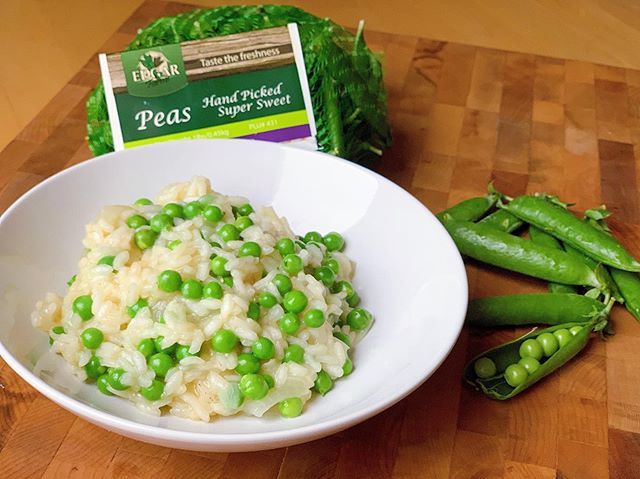 Celebrating SUMMER PEA season with a simple homemade risotto to let these super sweet @edgarfarms peas from @innisfailgrowers at @calgaryfarmersmarket be the star of the show. ❤️
#homemade #homecooking #yyceats #yycfood #yycliving  #madefromscratch #riso… ift.tt/2XKD4ve