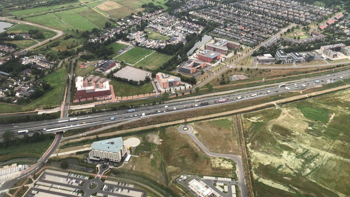 Groningen vanuit de lucht deze ochtend. Er wordt op verschillende plekken in en om Groningen gewerkt aan de weg. Houd rekening met hinder en extra reistijd. Een overzichtskaart met alle werkzaamheden zie je hier: groningenbereikbaar.nl/werkzaamheden