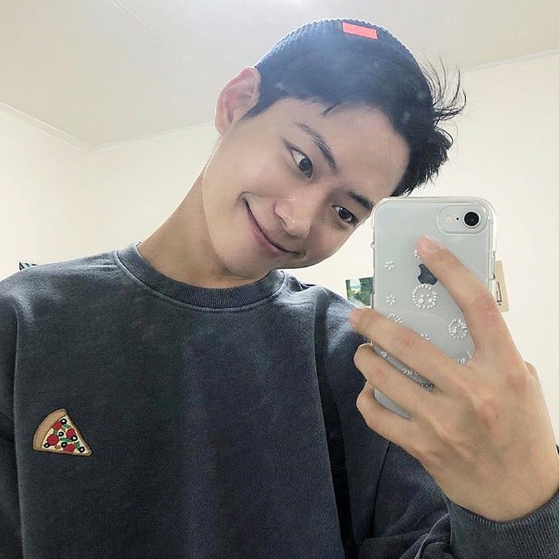 8COLLABONATION8's tweet photo. #프로듀스X101 #PRODUCE_X_101 #이세진 #イセジン #착용 #着用 #RUNDS 

 [RUNDS] BASIC PIGMENT SWEATSHIRT 2COLOR_PRODUCEX
https://t.co/QiwS9LSTE4

[RUNDS] FLUORESCENCE WATCH CAP 4COLOR_PRODUCEX
https://t.co/BGkALq1HKz

#韓国アイドル #韓国ファッション #韓国ブランド https://t.co/sjw4tjVQpz