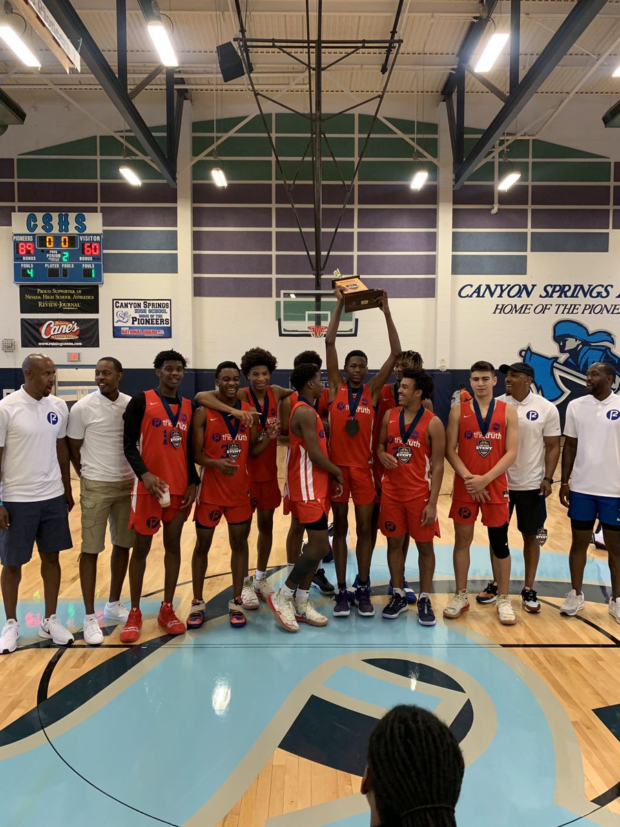 TheTruthEYBL's tweet photo. @BigfootHoops #TheMainEvent 17u Platinum Division Champs #TheTruthElite Extremely Talented Group of Prospective Student-Athletes ranging from the Class of 20’ - 23’. 👏🏾👏🏾👏🏾 📚 🏀❤️#LivePeriodChamps #TruthFam #TruthStrong 💪🏾💯 https://t.co/H1blYXb0gt