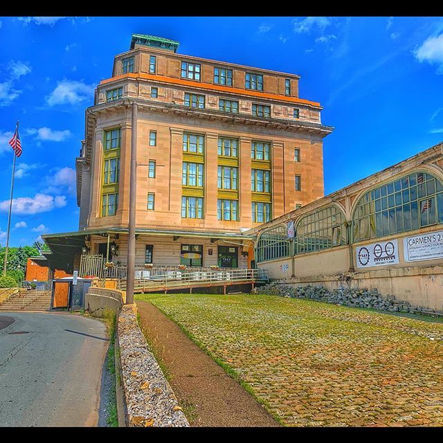 GadgetProfessor's tweet photo. Old Train Station Scranton PA https://t.co/xmkw79AXZL https://t.co/6RIEvaazLW