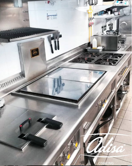 adisacooking's tweet photo. 🔮 This dreamlike cooking suite is at @restaurantearomalava on the precious Lanzarote Island!
🔮 Esta cocina tan brillante la podeis encontrar en el restaurante Aroma del Hotel Lava Beach!
🔮 Cette cuisine de rêve se trouve dans le restaurant Aroma!
🔮#cocinasmediterráneas https://t.co/WcxJ1oyvxY