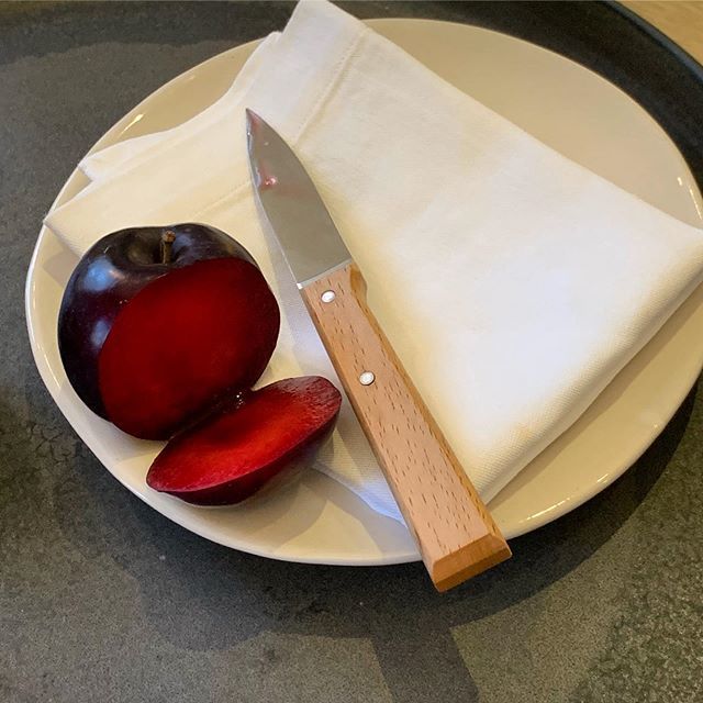 Start the day right with your wildmsith skin routine, followed by seasonal fresh fruit at @heckfield_place. ift.tt/2JCgv3z