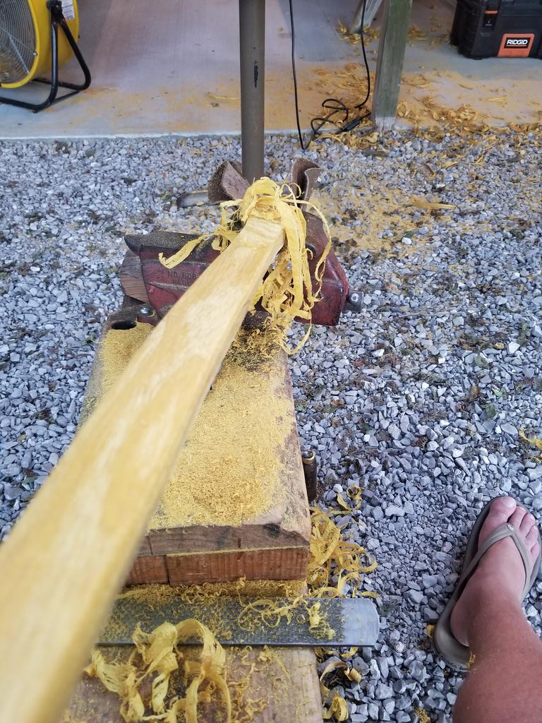dvshunter82's tweet photo. Making a #selfbow at MOJAM https://t.co/H1zRccLs4a