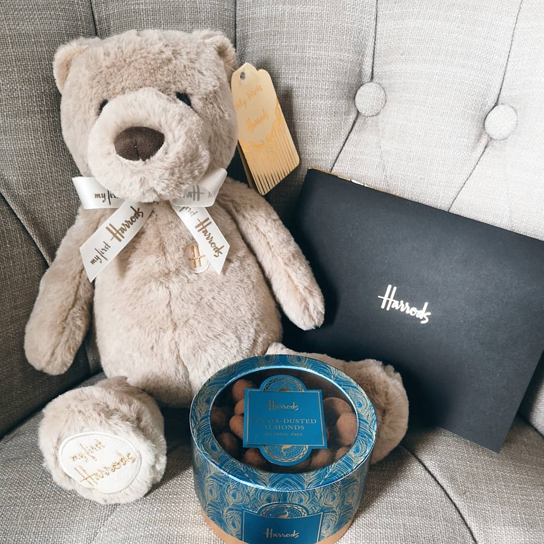 farmyardlabel's tweet photo. Well we got the best surprise this morning from @harrods 🐻 They have very kindly gifted Beatrix a brand new bear after hearing she had lost her old one, with some treats for mam and dad too! How lovely is that! Thank you @harrods you have made our day! ♥️
.
#harrods #harrodsbear https://t.co/jwqG6KHpf8