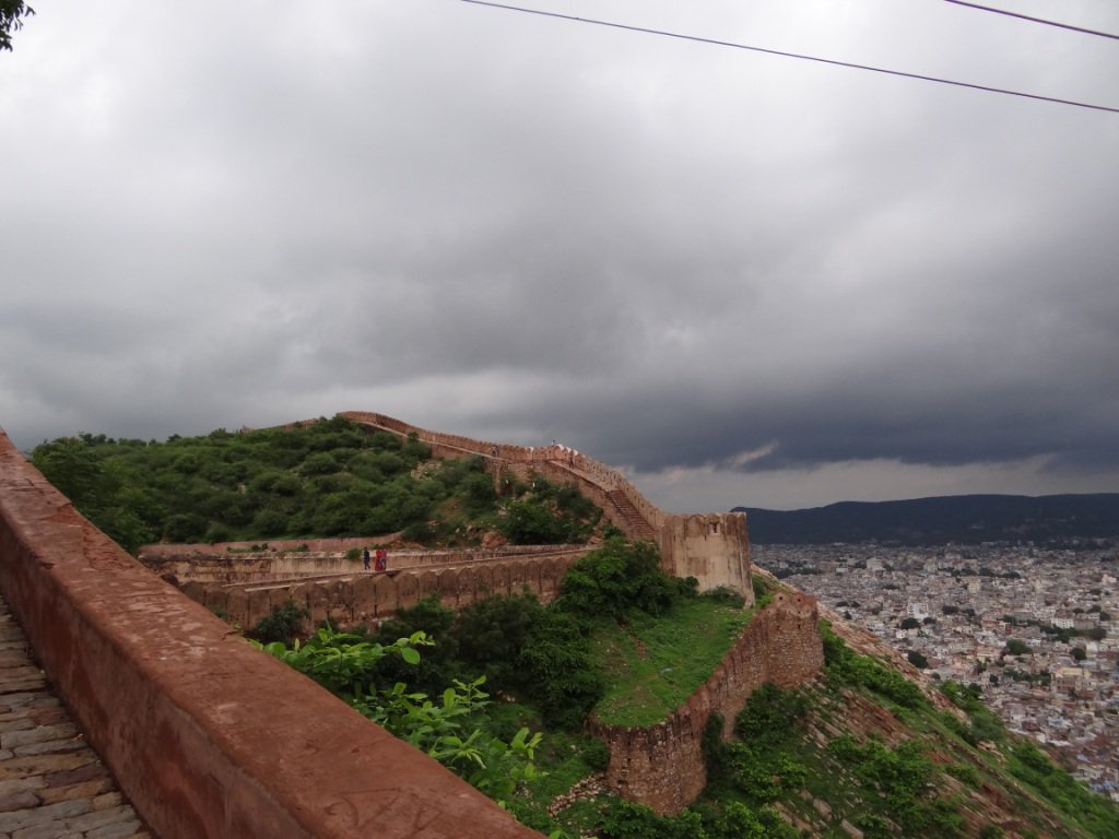 ShootingSoluti3's tweet photo. #Nahargarhfort stands on the edge of the Aravalli Hills, overlooking the pink city of #Jaipur!
Top view of #Pinkcity...
#rajasthan #india #incredibleindia #shootinglocation #fort #lovetravel #sunset 
#casting #locationfixer #filmindustry #filmshoot #lineproduction #filmproduction https://t.co/Wt0d7luhWY