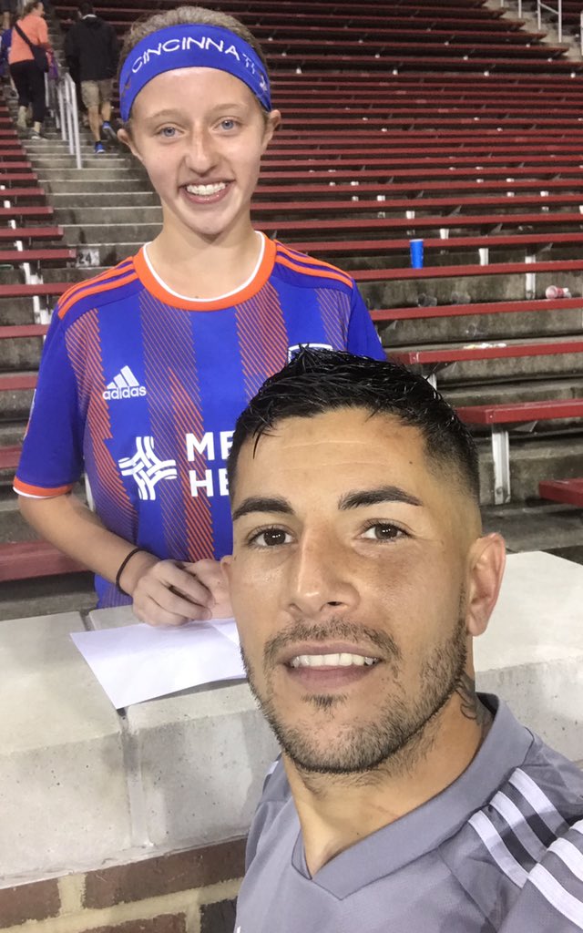 FCcincinnati_1's tweet photo. @fccincinnati My favorite picture at Nippert Stadium 🔶🔷👍🏼💪 https://t.co/s4Zz765Ay5