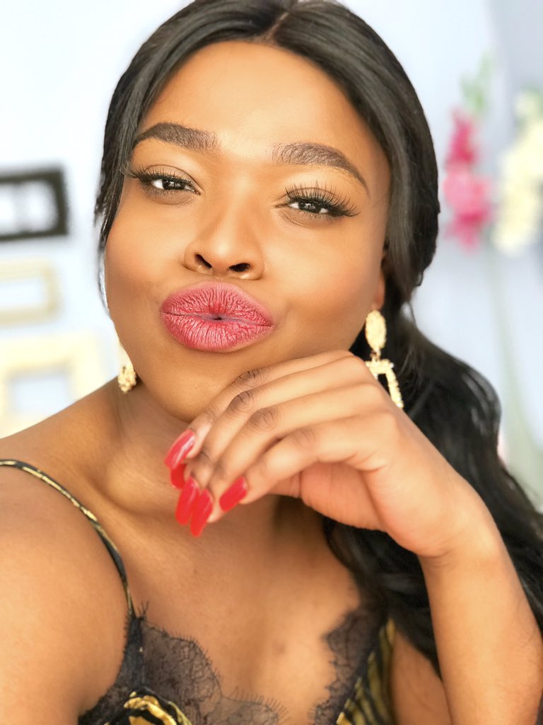 Kat_Blos's tweet photo. It’s your own game play it according to your own rules ✨🥂 https://t.co/ghrhumPAPd