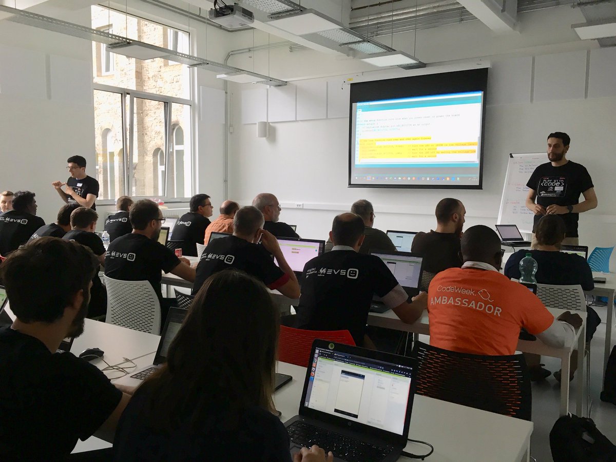CoderDojoBe's tweet image. Coach Day 2.0 en image 📸 Merci à tous les coaches qui ont participé à la 2ème édition de notre événement samedi dernier à L'e-Square de Marche ☯️👾 Moment de partage très sympathique entre coaches 💻💯 #coachingiscool #wallcode @KodoWallonie @EVSEquipment @digitalwallonia