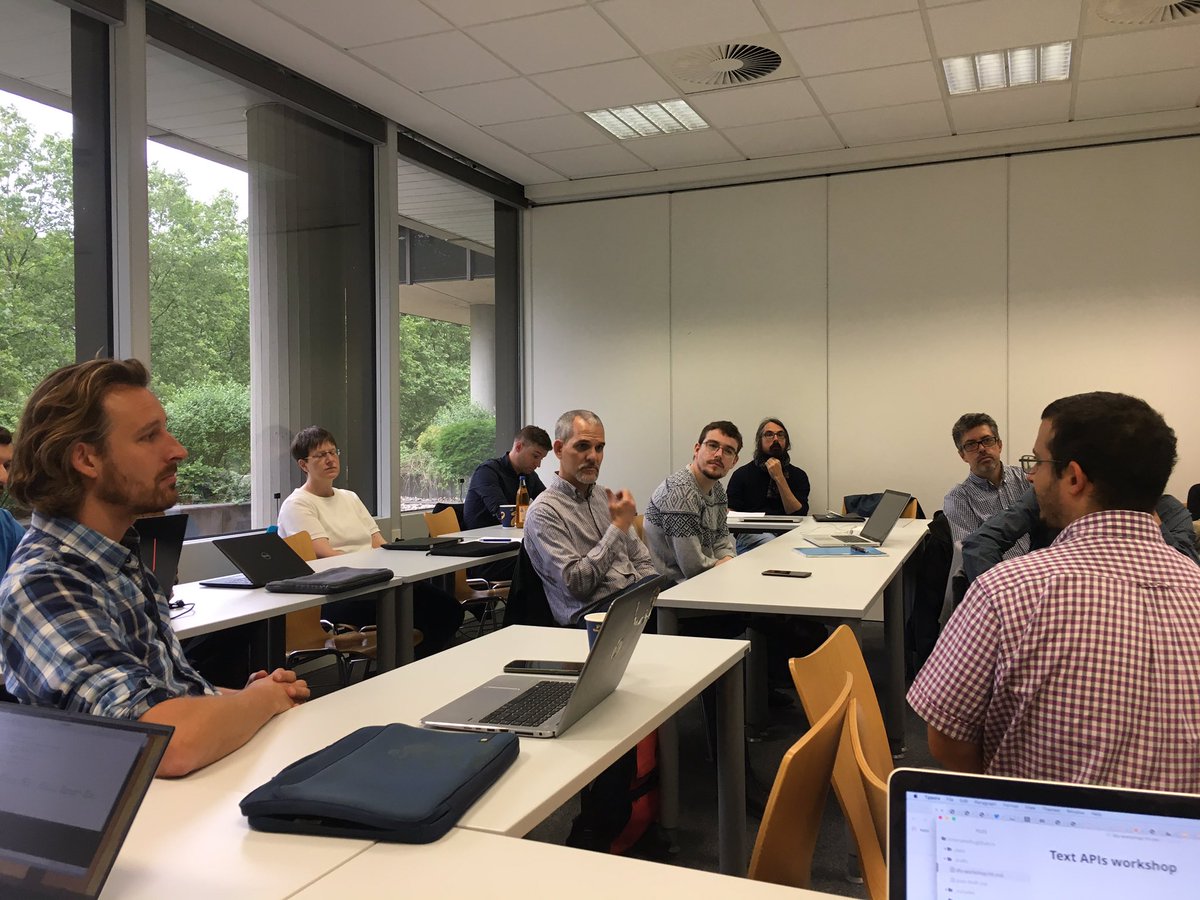 mr56k's tweet image. Und los geht’s! @PonteIneptique introducing DTS and kicking off the Text APIs workshop in Hamburg #DTSapi  programme 👉 distributed-text-services.github.io/workshops/even…