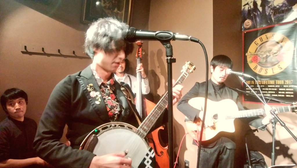 cocoon___m's tweet photo. 昨夜はクーモリ@新宿三丁目SHIGET'S
次のライブがしばらくないからいつも以上に集中して見ていたら時間経つのあっという間で楽しかった反面寂しさが増してしまった…。
#クーモリ
#SHIGETS https://t.co/gAgKaf8wCz