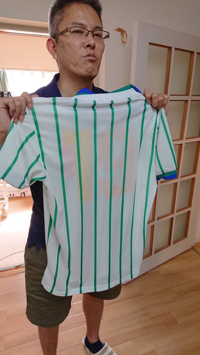 背番号ボロボロ 背番号ボロボロ