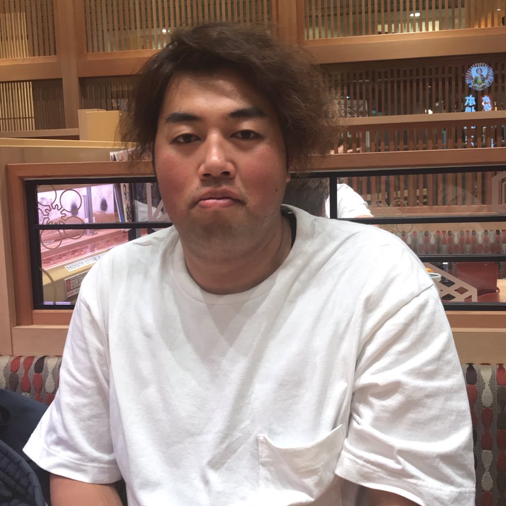 森田智裕 絶対的7 على تويتر q 1グランプリ優勝させてもらいました スクール生ながら決勝残ってたフリーハンガーと 頬が 赤いのなんかの病気かと思って病院いったら すごく大きいニキビです と診断された変なやつ と 寿司いきました よって草山に