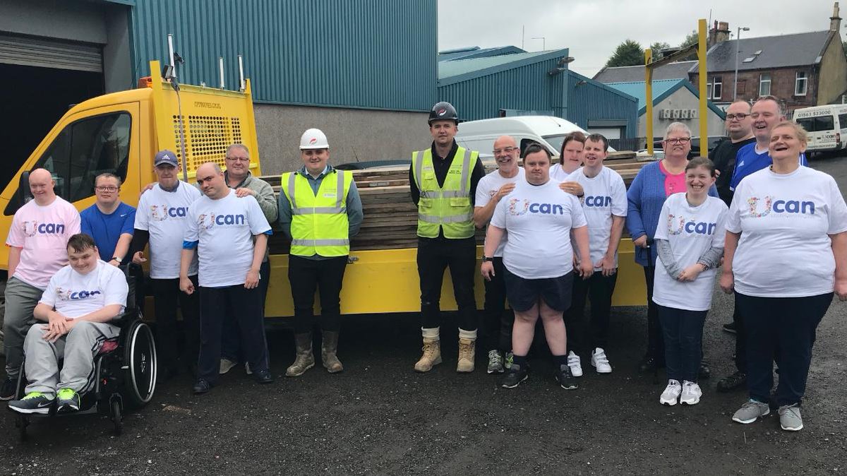 Site Manager Jamie McCaffery with #SummerPlacement Alistair Guthrie from our £68m @EastAyrshire #BaronyCampus project visited @Ucan_LWL to donate #Scaffolding #Toeboards for #Reuse. #CommunityBenefits #LoveConstruction #Kilmarnock #EastAyrshire