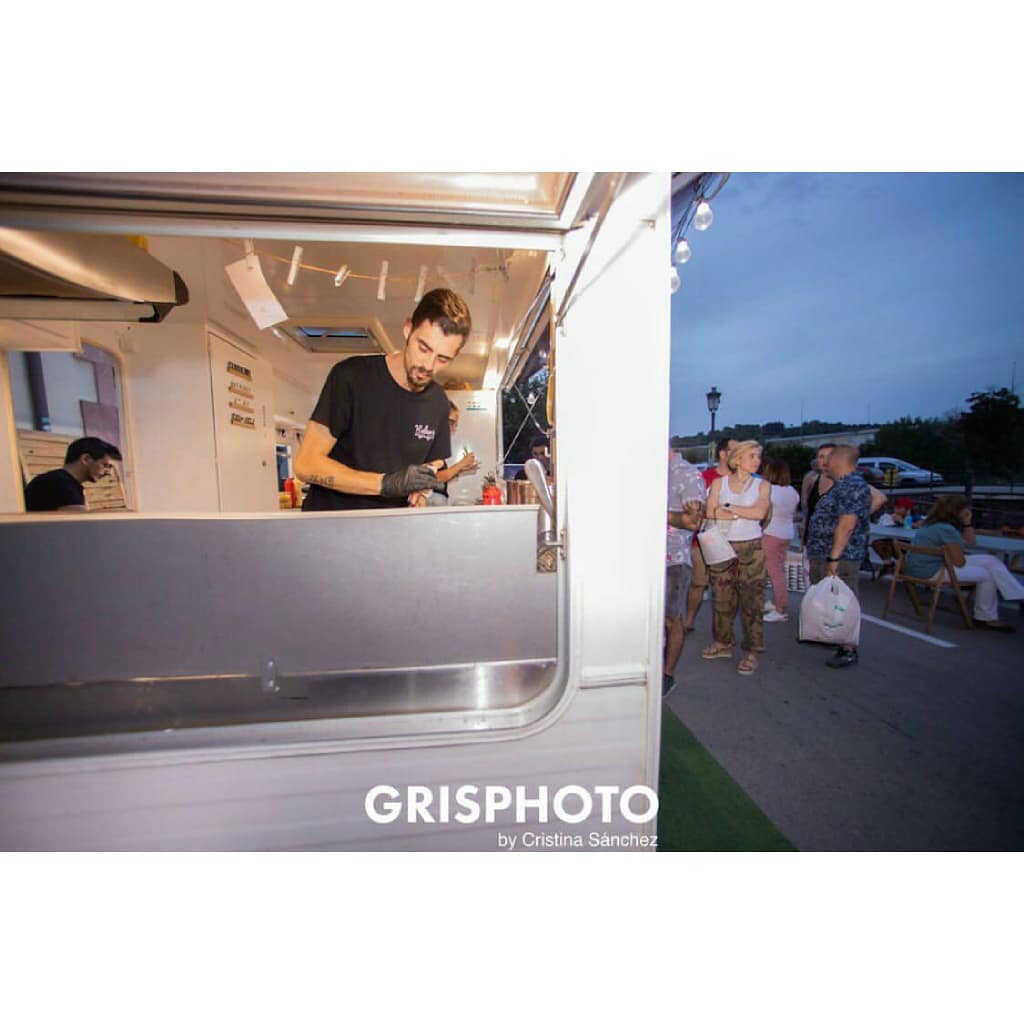 Helen's Street Food tweet media