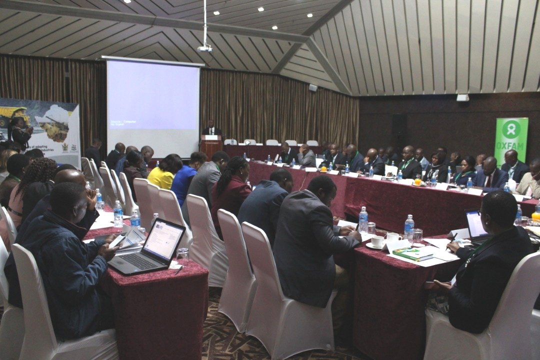 OxfaminZim's tweet photo. #HappeningNow: Dialogue on the prospects of adopting and implementing the Extractive Industries Transparency Initiative in Zimbabwe. @OxfaminZim in the past has supported knowledge production through research & dialogue on natural resource governance.
#MiningVision
π·π½ββοΈ| π| π° https://t.co/qtVU6cMZ19