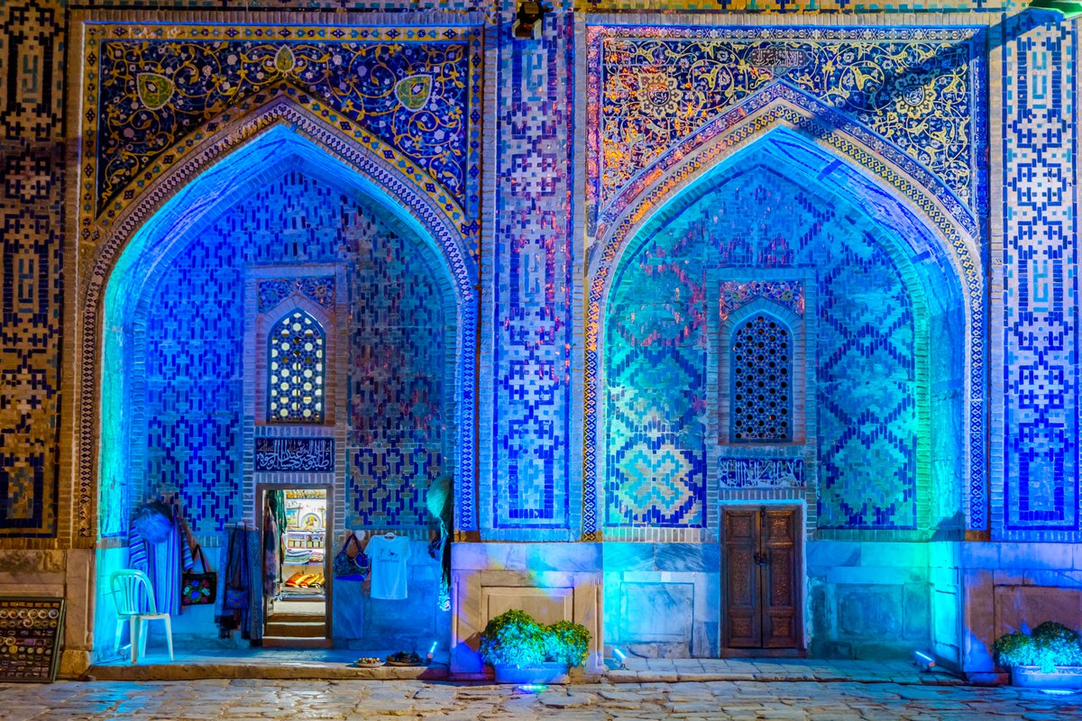 DeViaje_com's tweet photo. #Uzbequistán es el país de Asia Central con más #mezquitas y #madrazas antiguas, destacando sus #cúpulasturquesa y #minaretes 🇺🇿Capital de la #RutadelaSeda, donde aún se pueden encontrar extraordinarios textiles, bellas cerámicas y una rica gastronomía 🕌 https://t.co/teTwqu5JVb https://t.co/kWslmIcIpc