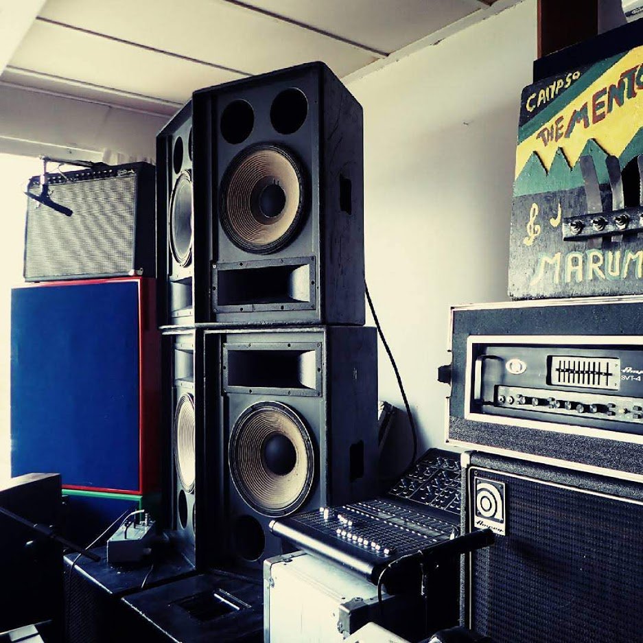 DubCorner's tweet photo. #bookyoursessions @dzlrecords 

@dalevirgo 

$3000 per hour for studio time, book today 

Work with the best...

Get the best vocal sound...

 DM us for Details #thedizzlelab #jamaica #studio #recordingstudio #audioengineer #engineer https://t.co/STJ8tSGe0w