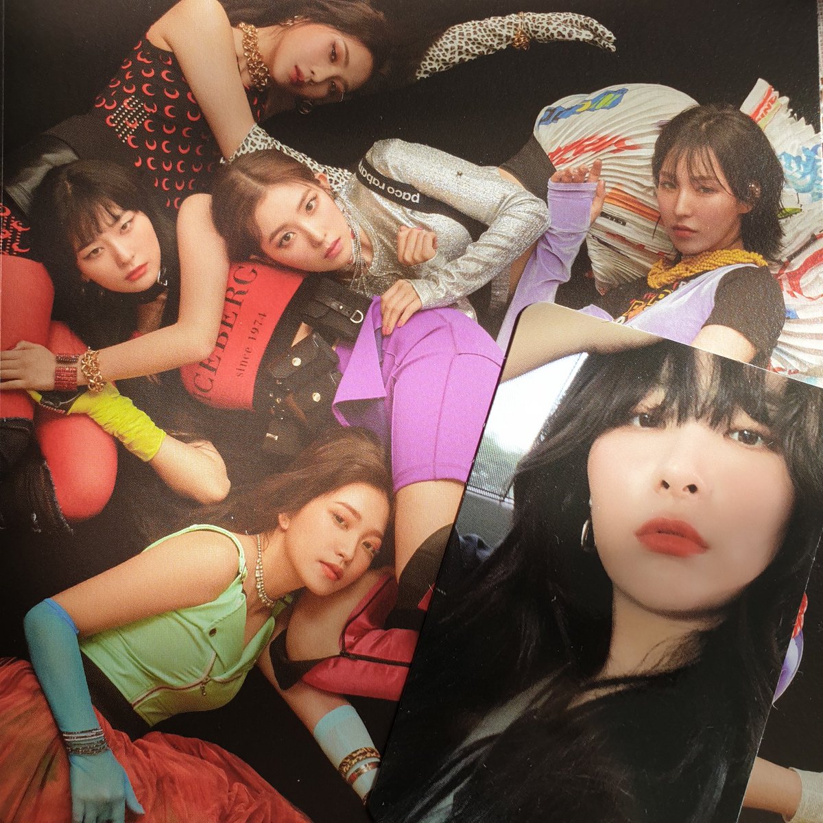 bo0ming's tweet image. Thank you so much once again @sminglive it arrived safely!

P.S: If you see this, I'm still waiting for Park Jihoon's album which I won in a quiz in April.
-
#RedVelvet #레드벨벳 #RVF #TheReVeFestivalDay1 #Zimzalabim #짐살라빔 #Seulgi #Sming