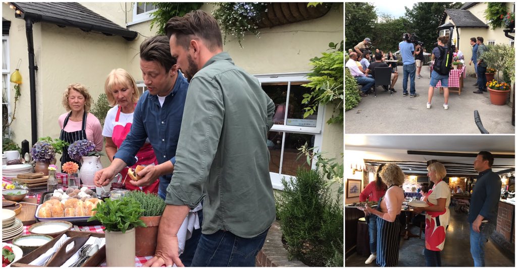 Chocolate filled day with Jamie Oliver, Jimmy Doherty and their mums!  Great ‘choccy’ bake off alongside some of Saffron Waldens foodie entrepreneurs; Hill Street Choclate, Saffron Grange and Mini Miss bread!