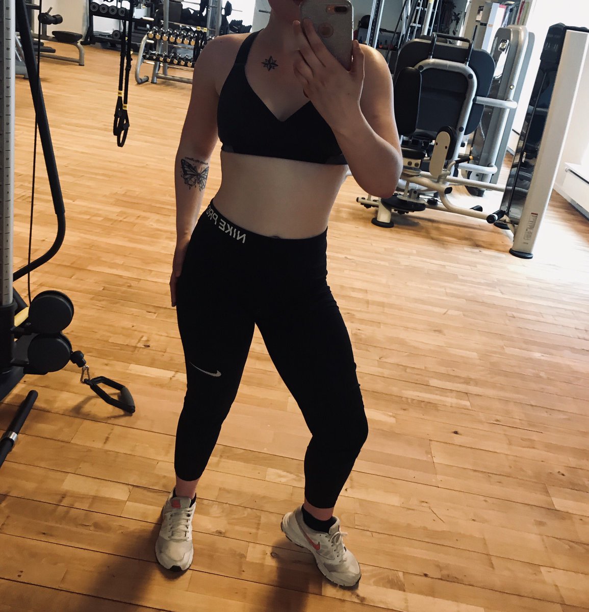 BitschSlot's tweet photo. ~ “If you never find yourself, you will never love” #fitness #bodylab https://t.co/Es76njsc8m