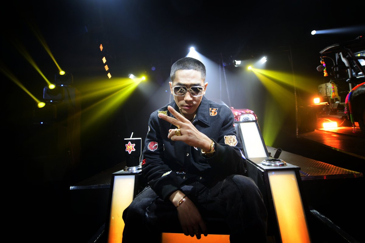 ThaiTicketMajor's tweet image. สาวกฮิปฮอปเตรียมมันส์! THE RAPPER  ALL STAR ซุ่มทำโชว์พิเศษเตรียมเซอร์ไพรส์ 😎

อ่านต่อ &amp;gt;&amp;gt; bit.ly/2LmNKcZ

📌 ซื้อบัตรคลิก &amp;gt;&amp;gt; bit.ly/therapperallst…

#THERAPPER #THERAPPERALLSTARCONCERT  #TTMVARIETY #thaiticketmajor #ไทยทิคเก็ตเมเจอร์